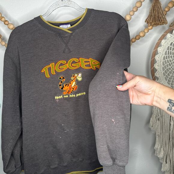 Vintage Winnie the Pooh Tigger Gray Crewneck - Picture 2 of 6